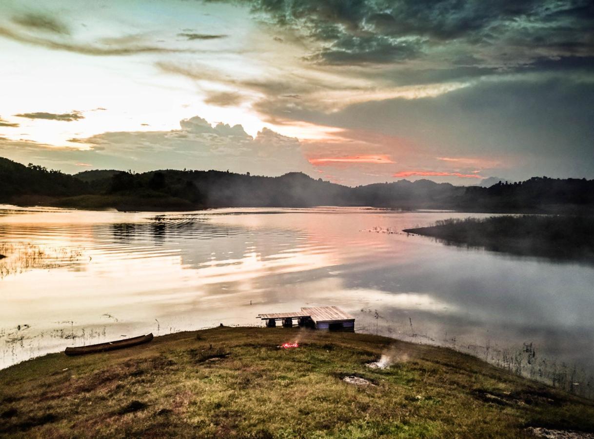 Sunset Nam Ngum Resort Vang Vieng Buitenkant foto