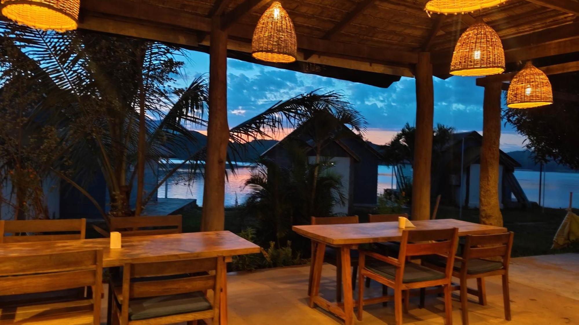 Sunset Nam Ngum Resort Vang Vieng Buitenkant foto